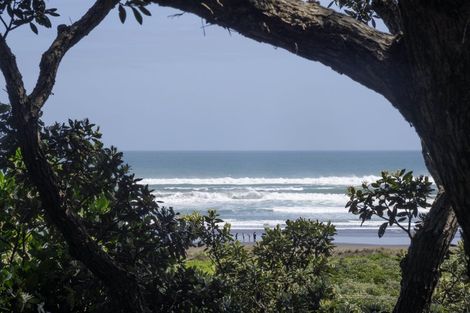 Photo of property in 59 North Piha Road, Piha, 0772