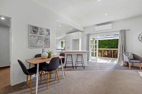 Photo of property in 1/5 Scarlock Avenue, Browns Bay, Auckland, 0630