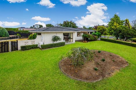 Photo of property in 1 Elrita Place, Conifer Grove, Takanini, 2112