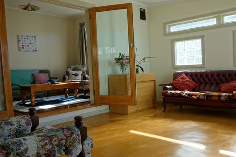 Photo of property in 101 Endeavour Street, Lyall Bay, Wellington, 6022