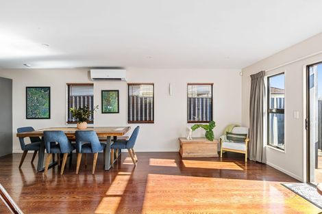 Photo of property in 4/64 Schnapper Rock Road, Schnapper Rock, Auckland, 0632