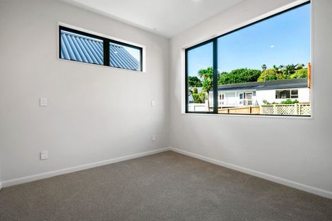 Photo of property in 1 Weetman Drive, Browns Bay, Auckland, 0630