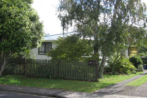 Photo of property in 16 Enderby Drive, Te Atatu Peninsula, Auckland, 0610