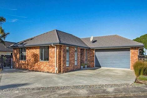 Photo of property in 50 Ocean View Rise, Ruakaka, 0116
