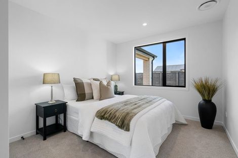 Photo of property in 14a Rose Leigh Drive, Cambridge, 3434