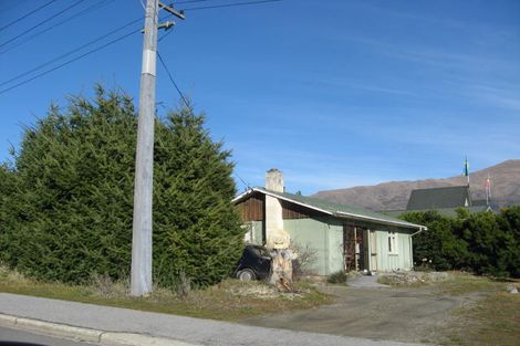 Photo of property in 33 Dungarvon Street, Wanaka, 9305