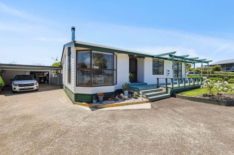 Photo of property in 6 Vela Place, Clarks Beach, 2122