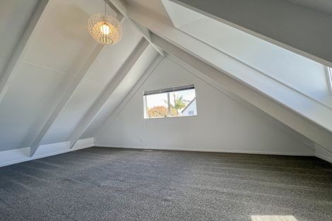 Photo of property in 43 Hutchinson Avenue, New Lynn, Auckland, 0600