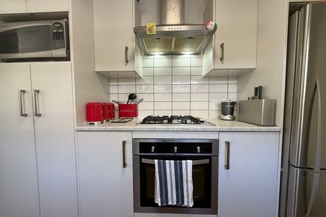 Photo of property in 3/227 Wairau Road, Totara Vale, Auckland, 0627