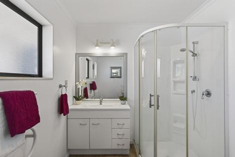 Photo of property in 30a Moulton Street, Moturoa, New Plymouth, 4310