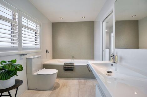 Photo of property in 35e Oceanbeach Road, Mount Maunganui, 3116