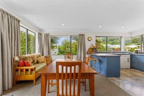 Photo of property in 8 Ngawhatu Road, Stoke, Nelson, 7011