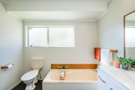 Photo of property in 7 Villa Grove, Paraparaumu, 5032