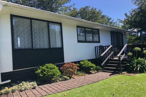 Photo of property in 2/5 Compass Place, Te Atatu Peninsula, Auckland, 0610