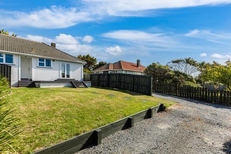 Photo of property in 90 Main Road, Titahi Bay, Porirua, 5022