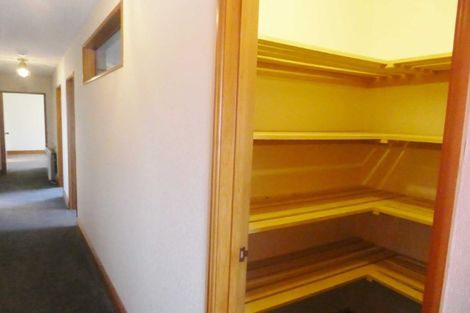 Photo of property in 7 Broadfell Avenue, Avonhead, Christchurch, 8042