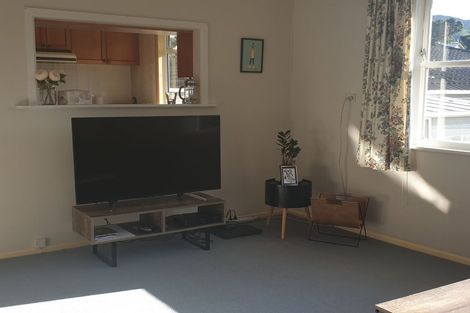 Photo of property in 39 Redwood Avenue, Tawa, Wellington, 5028