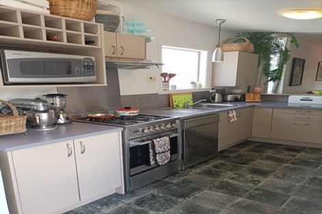 Photo of property in 17 Fernhill Terrace, Wadestown, Wellington, 6012