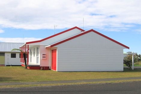 Photo of property in 110a Park Avenue, Whangamata, 3620
