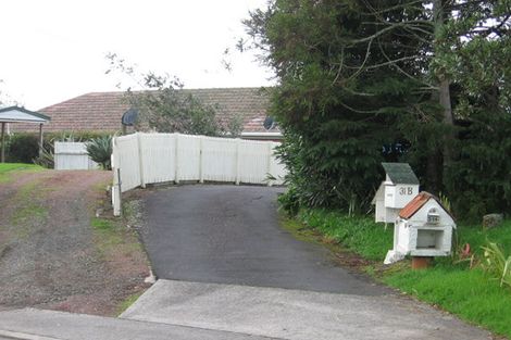 Photo of property in 31 Moffat Road, Red Beach, 0932