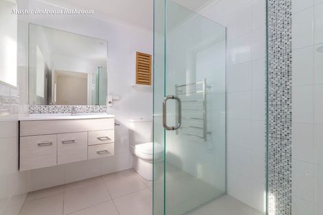 Photo of property in 10 Torea Tai Road, Hobsonville, Auckland, 0616