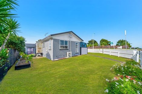 Photo of property in 2/86 Palmers Road, Clendon Park, Auckland, 2103