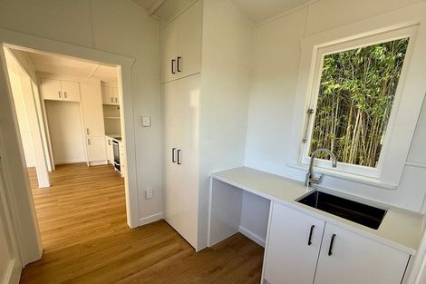 Photo of property in 212 Beach Haven Road, Beach Haven, Auckland, 0626