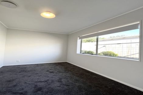 Photo of property in 48 Bodi Place, Te Atatu South, Auckland, 0610