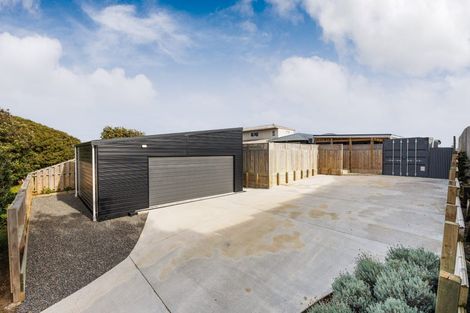 Photo of property in 3 Kent Avenue, Waitarere Beach, Levin, 5510