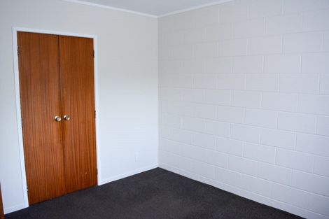 Photo of property in 4/318 Te Atatu Road, Te Atatu South, Auckland, 0610