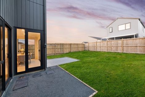 Photo of property in 27 Morus Road, Massey, Auckland, 0614