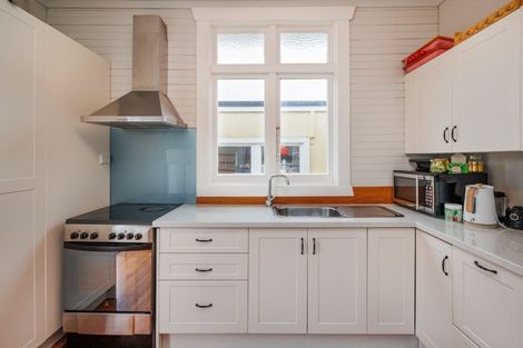 Photo of property in 12 Fitzroy Street, Terrace End, Palmerston North, 4410