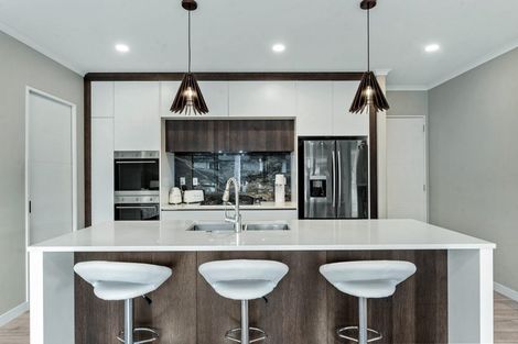 Photo of property in 63 Symes Drive, Red Beach, 0932