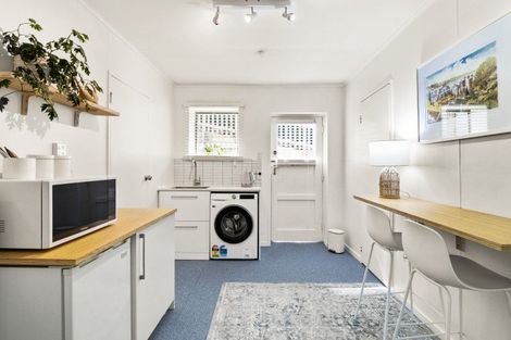 Photo of property in 46 Adderley Terrace, Ravensbourne, Dunedin, 9022