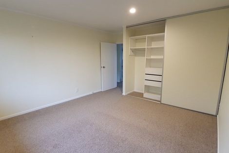 Photo of property in 3/104 East Coast Road, Forrest Hill, Auckland, 0620