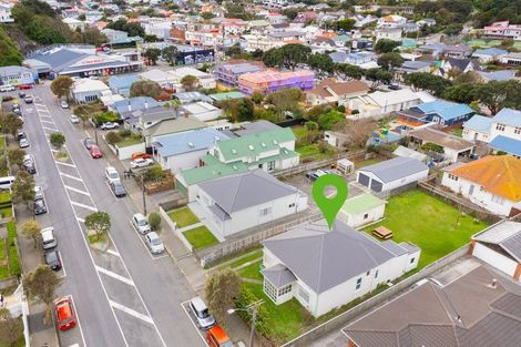 Photo of property in 21 Derwent Street, Island Bay, Wellington, 6023