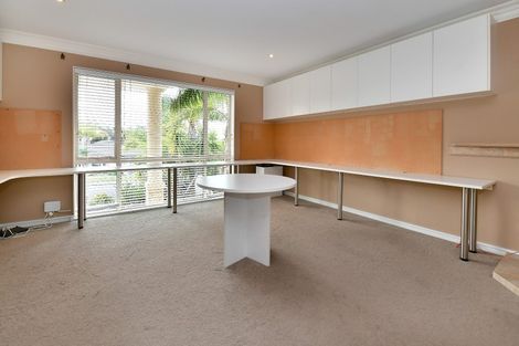 Photo of property in 52 Grovenor Drive, Orewa, 0931