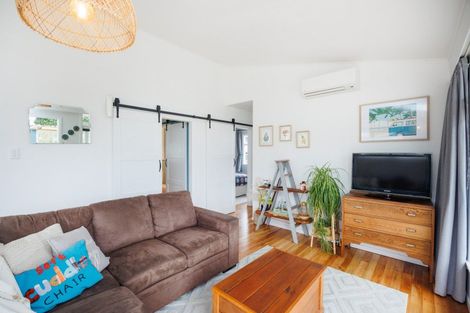 Photo of property in 10 Kent Terrace, Foxton Beach, Foxton, 4815