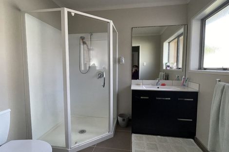 Photo of property in 29 Saltwood Street, Red Beach, 0932