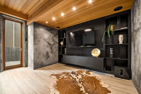 Photo of property in 26 Braemar Road, Castor Bay, Auckland, 0620