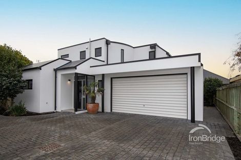 Photo of property in 12 Claverley Garden, Avonhead, Christchurch, 8042