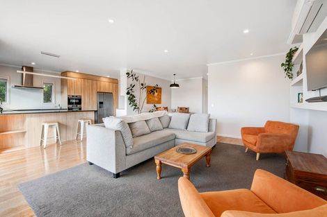 Photo of property in 51 Balboa Drive, Matakatia, Whangaparaoa, 0930