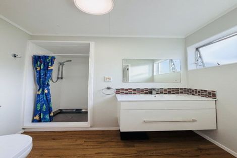 Photo of property in 8 Kaitawa Crescent, Paraparaumu, 5032