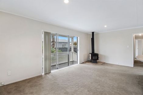 Photo of property in 17 Hindmarsh Street, Henderson, Auckland, 0612