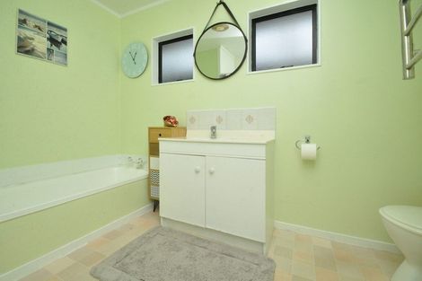 Photo of property in 109 Don Buck Road, Massey, Auckland, 0614