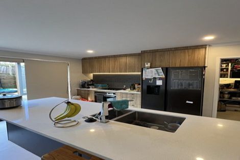 Photo of property in 19 Pouate Way, Waiuku, 2123