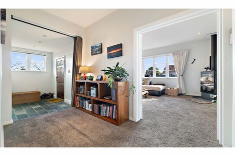 Photo of property in 58 Wilsons Road, Saint Martins, Christchurch, 8022