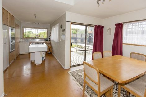 Photo of property in 11 Ripiro Drive, Baylys Beach, Dargaville, 0377