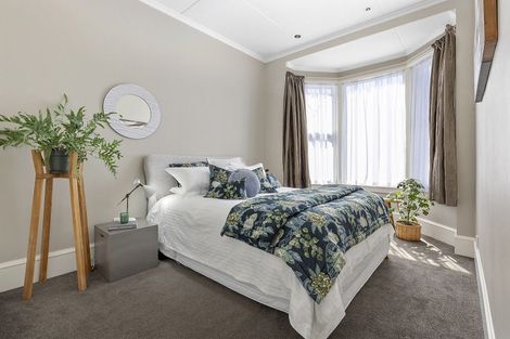 Photo of property in 82 Roxburgh Street, Mount Victoria, Wellington, 6011