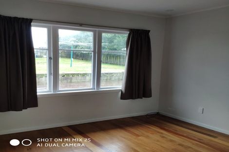 Photo of property in 73 Kervil Avenue, Te Atatu Peninsula, Auckland, 0610